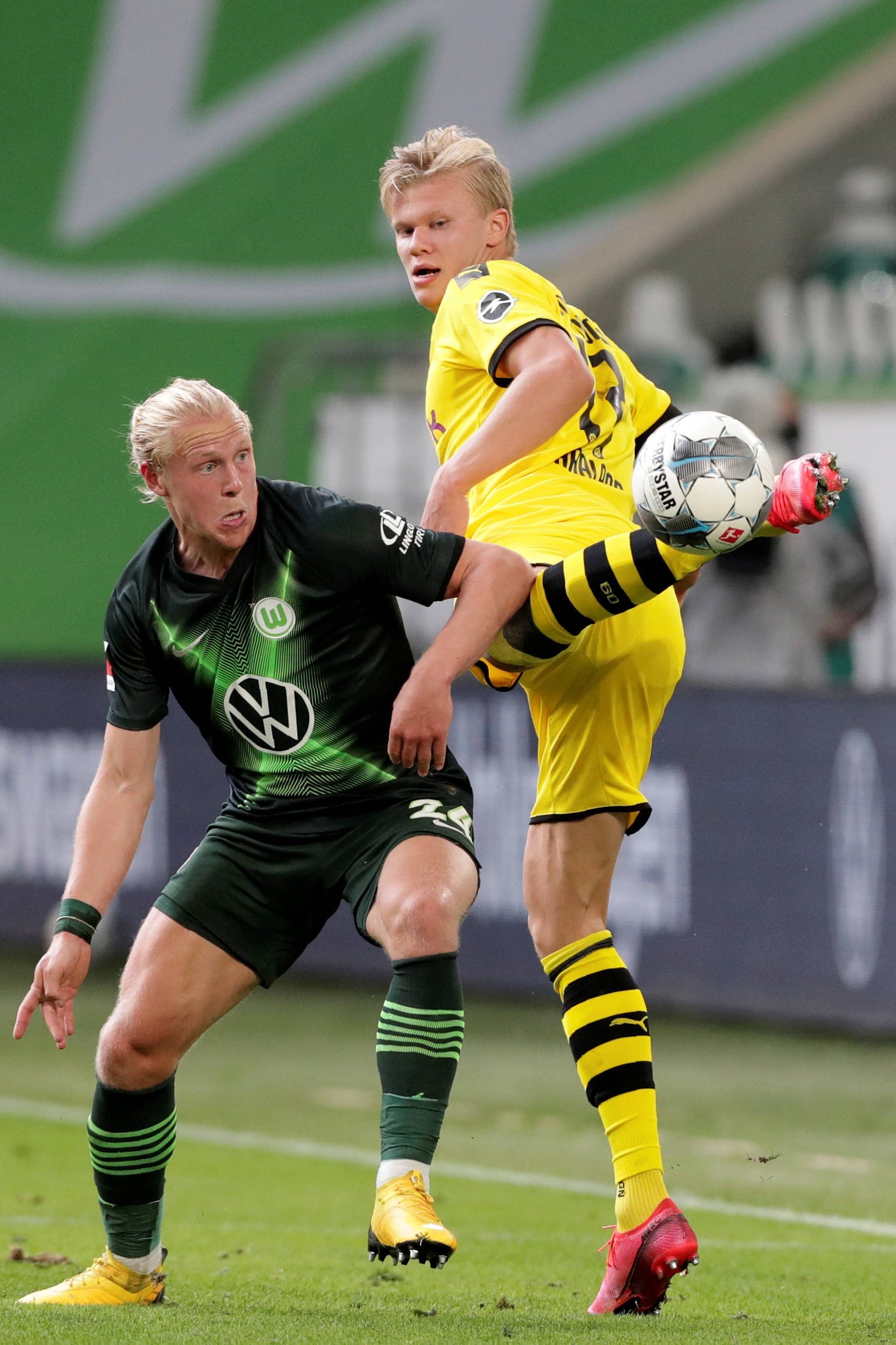 用球砸人 用球砸人